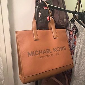 Michael Kors XL Tote - EUC